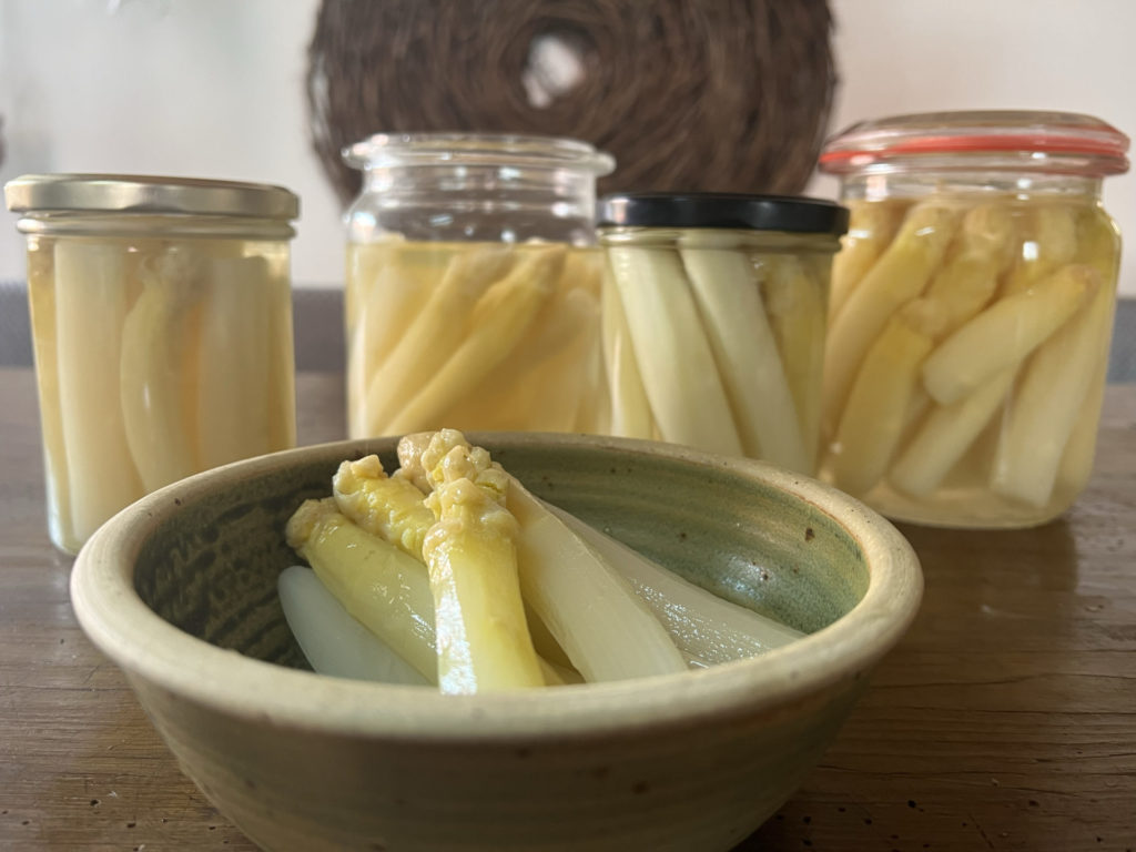 Eingekochter Spargel