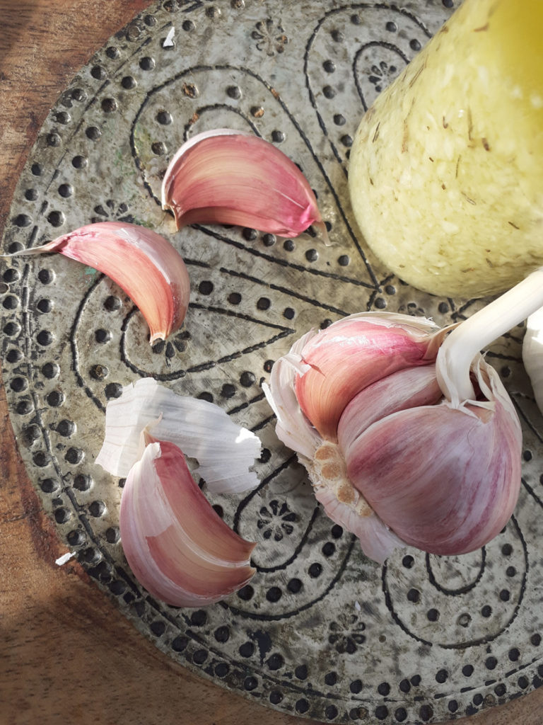 Knoblauch-Rosmarin-Öl