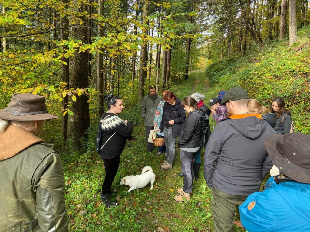 Rückblick auf unsere Veranstaltung &#8222;Back to the Roots &#8211; Von Wurzeln, Beeren und Schmiedekunst&#8220; am 19.10.2024 in der Eifel